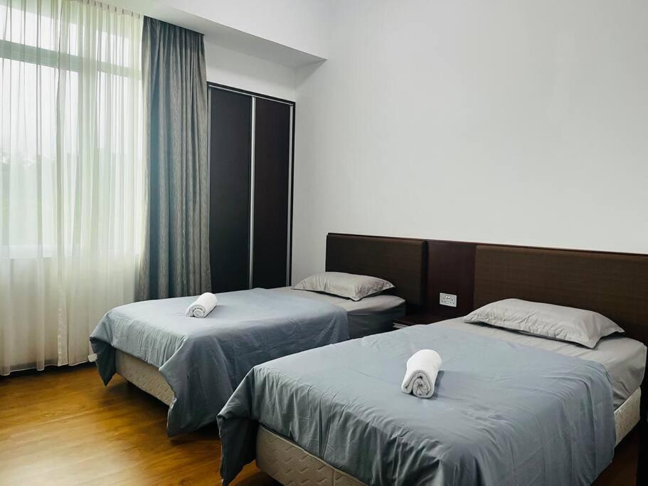 Bay Resort Condominium 3-Bedrooms With Swimming Pool Near The Seaside Miri Εξωτερικό φωτογραφία